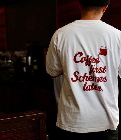 画像1: KURI KURI COFFEE オリジナルＴシャツ　"Coffee first Schemes later"